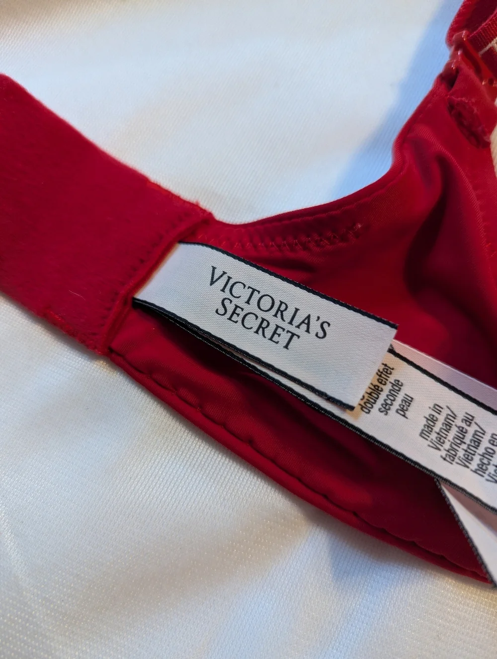 Victoria Secret Red T Shirt Padded Bra Size 36DD - Picture 6 of 8